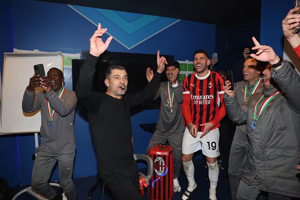 AC米兰发布备战花絮;官宣日官宣签约;意甲任务艰巨;身体对抗强度拉满的简单介绍 AC米兰发布备战花絮;官宣日官宣签约;意甲任务艰巨;身体对抗强度拉满的简单介绍