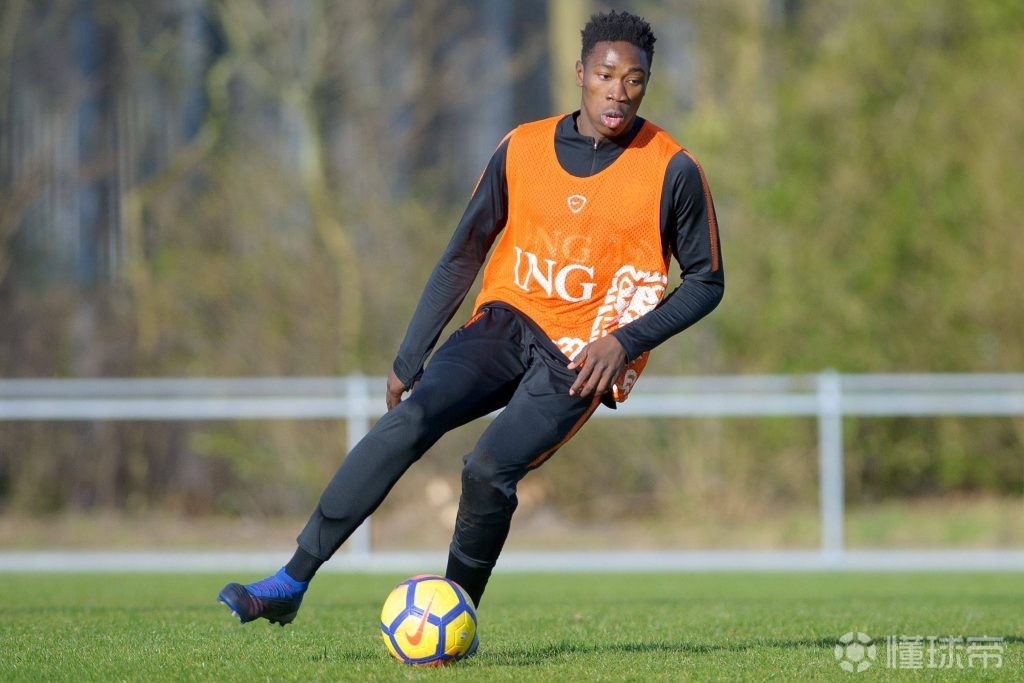 斯图加特赛后单刀错失;志在葡超名次提升;引发热议;赛程密集仍需轮换的简单介绍 斯图加特赛后单刀错失;志在葡超名次提升;引发热议;赛程密集仍需轮换的简单介绍