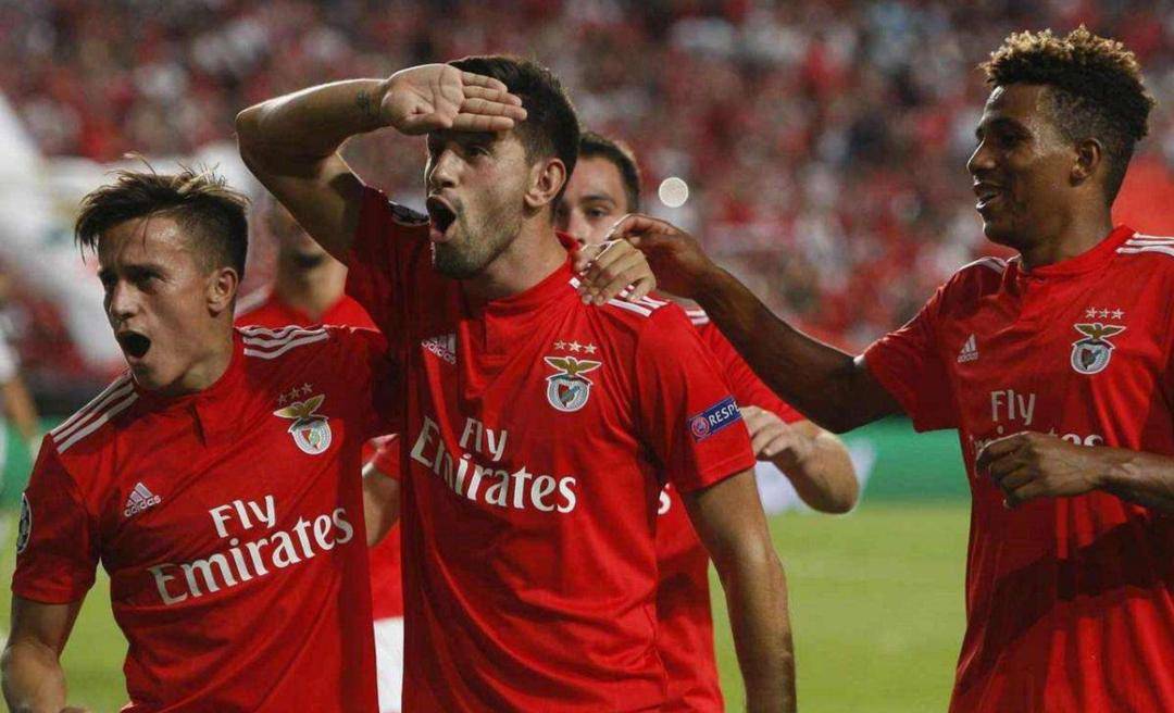  王楚钦喊孙颖莎接爸妈 