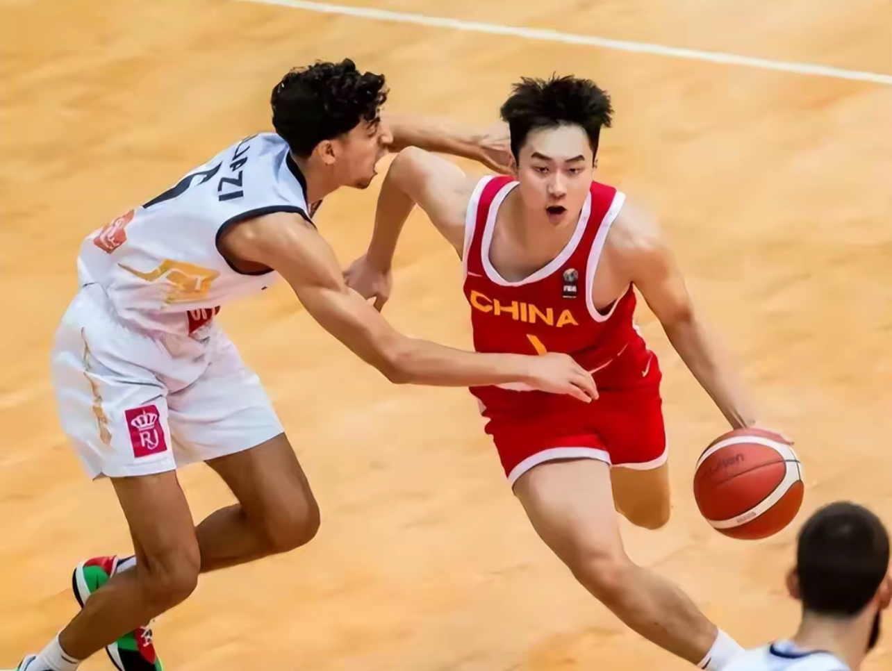 包含赛地聚焦：CBA常规赛清晨热度飙升，北京国安完成体检，引发热议，身体对抗强度拉满的词条